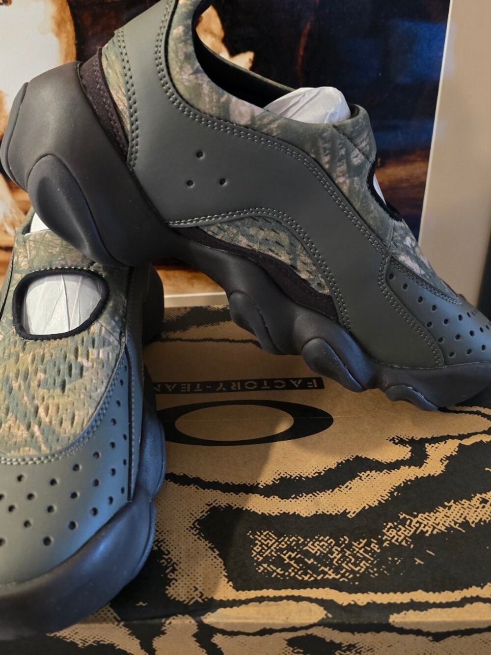 Oakley Factory Team Flesh x Brain Dead South2 West8 Flesh Sandal Camo Men 9 NEW